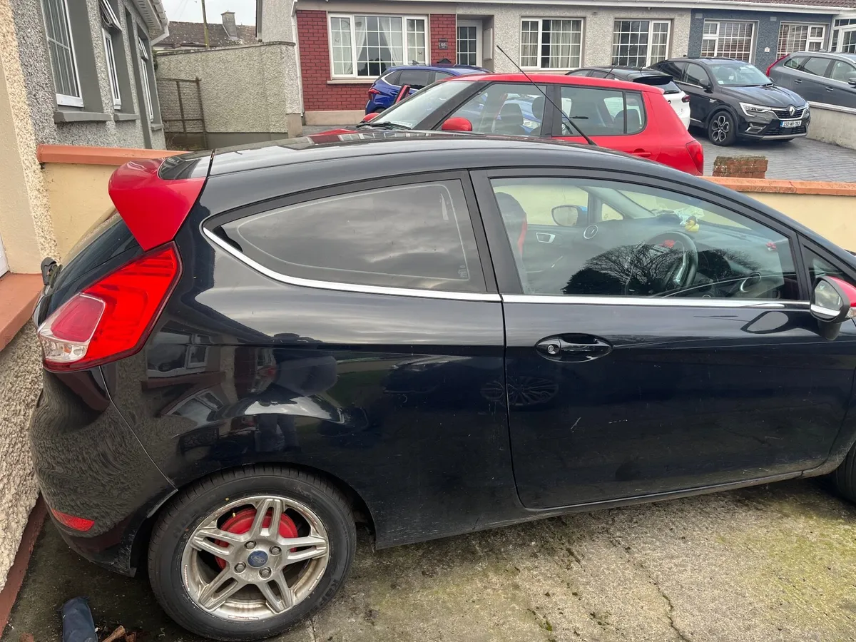 FORD FIESTA 1.0 ZETEC ECOBOOST 100P 100PS 3DR - Image 2