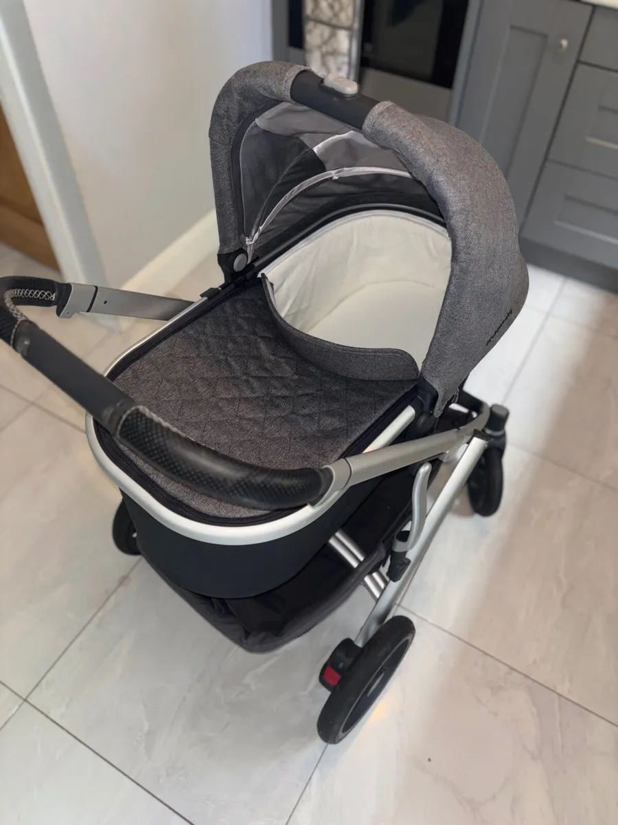 Uppababy Vista V2 - Image 1