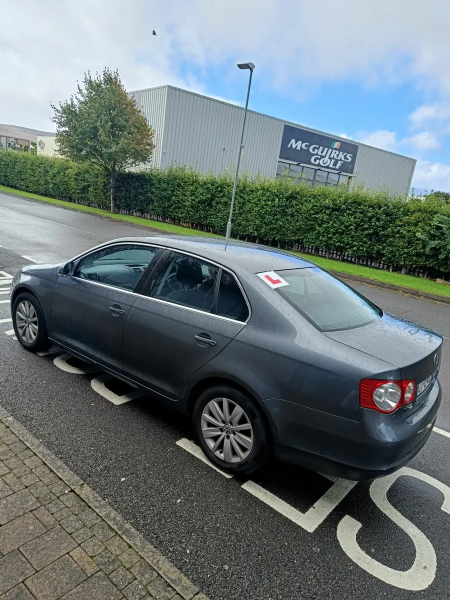 Automatic Volkswagen Jetta 2007 - Image 3