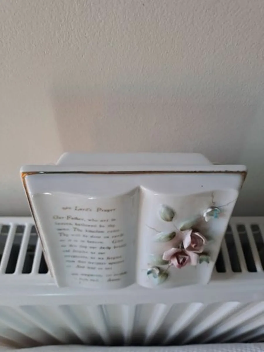 The Lord's Prayer figurine - Image 2