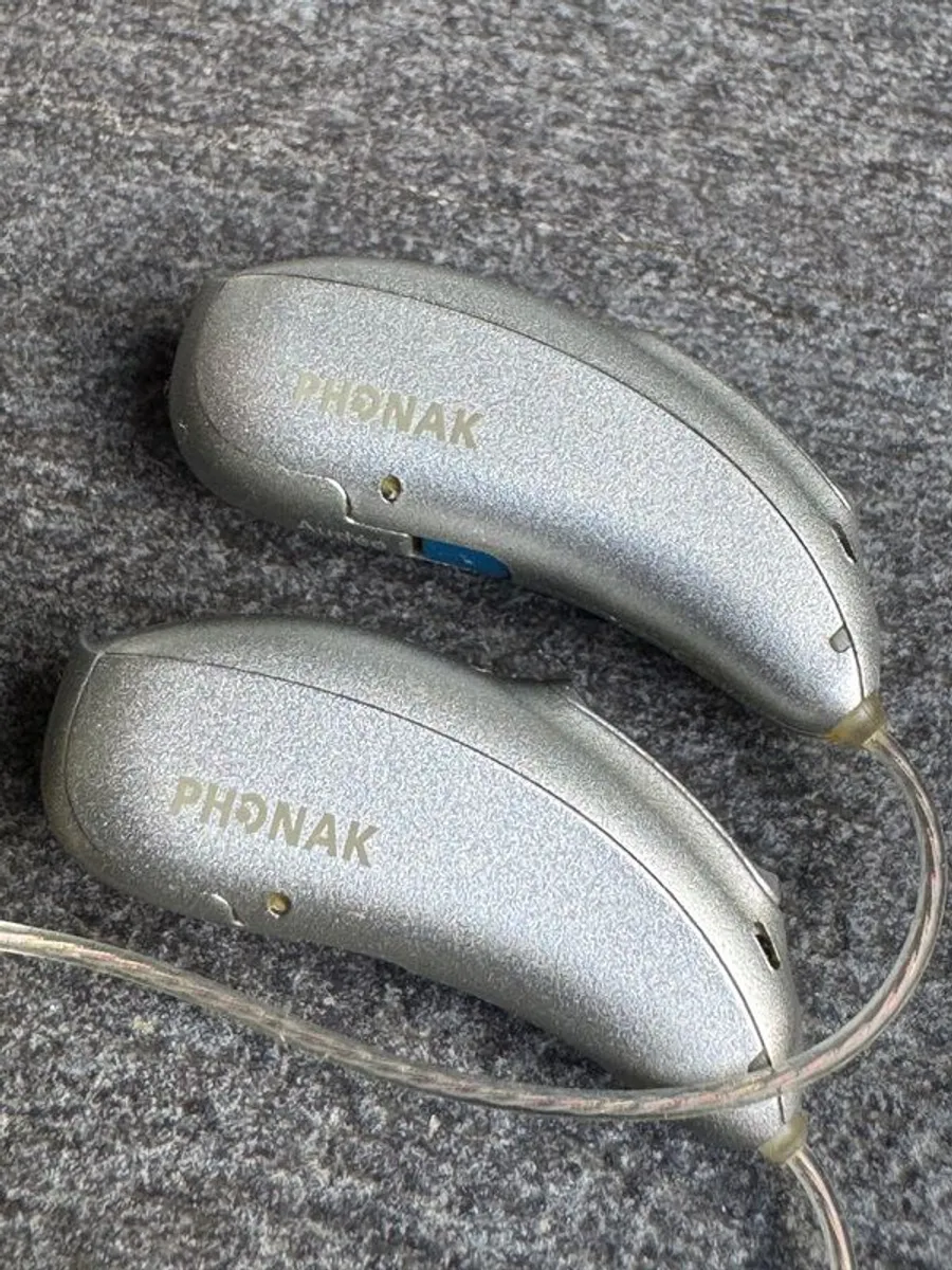 Phonak Audeo M hearing aids with all accessories. - Image 1