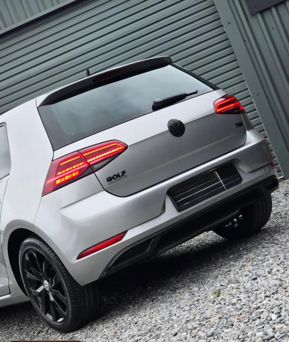 VOLKSWAGEN GOLF  2017(2)TSI HIGHLINE MK7.5 - Image 4