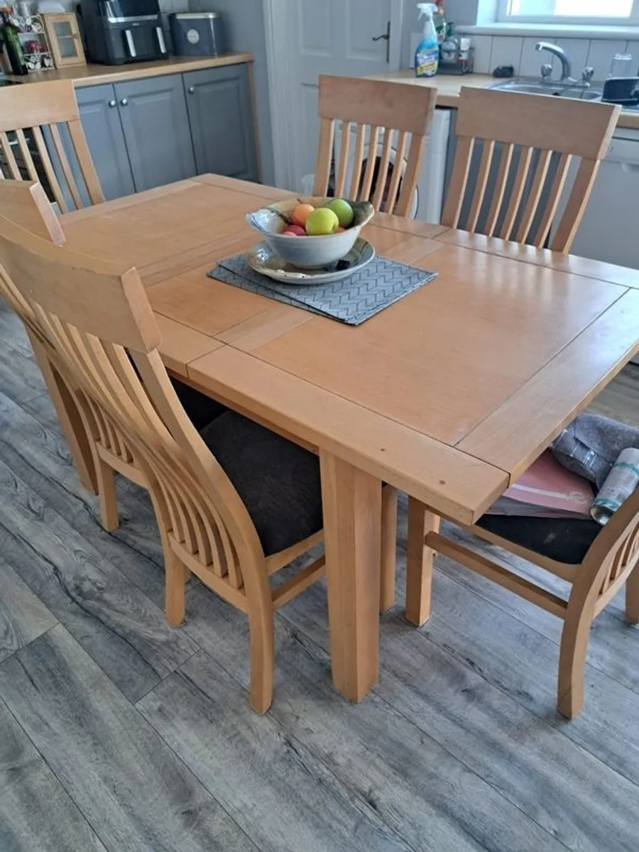 Wooden Kitchen table (extendable) 6 chairs - Image 2