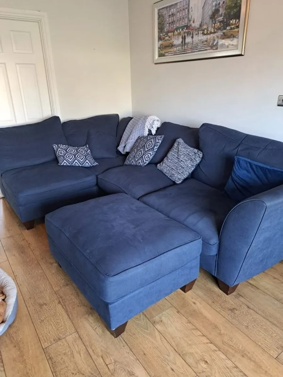 Navy Corner couch with foot rest - Image 2
