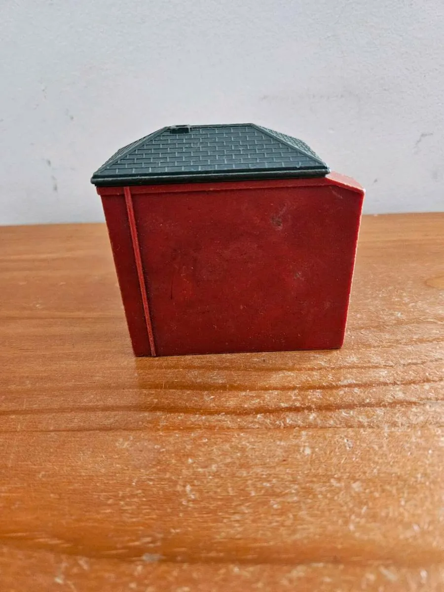 Hornby Triang OO Gauge Signal Box - Image 2