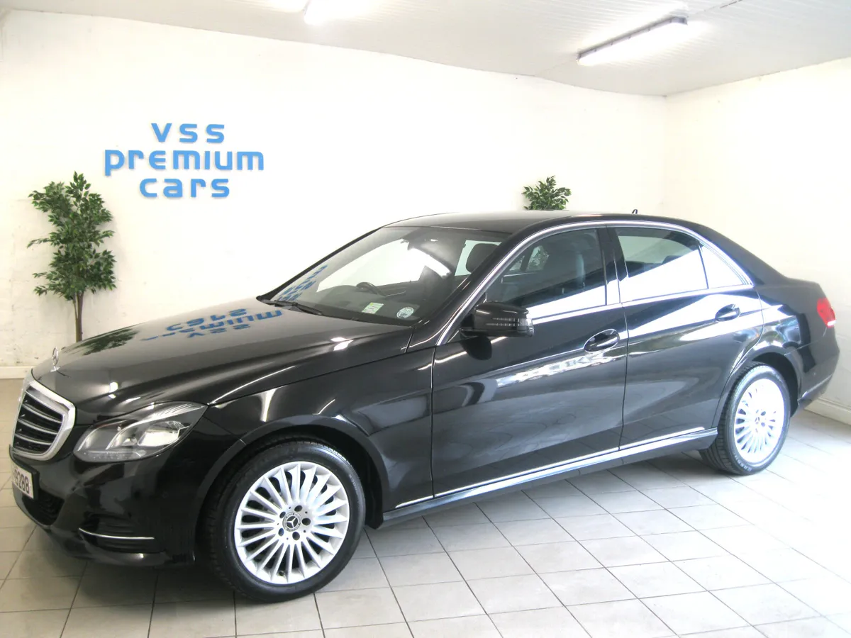 NEW MODEL W212! HUGE SPEC EXCLUSIVE EDITION! MINT! - Image 2