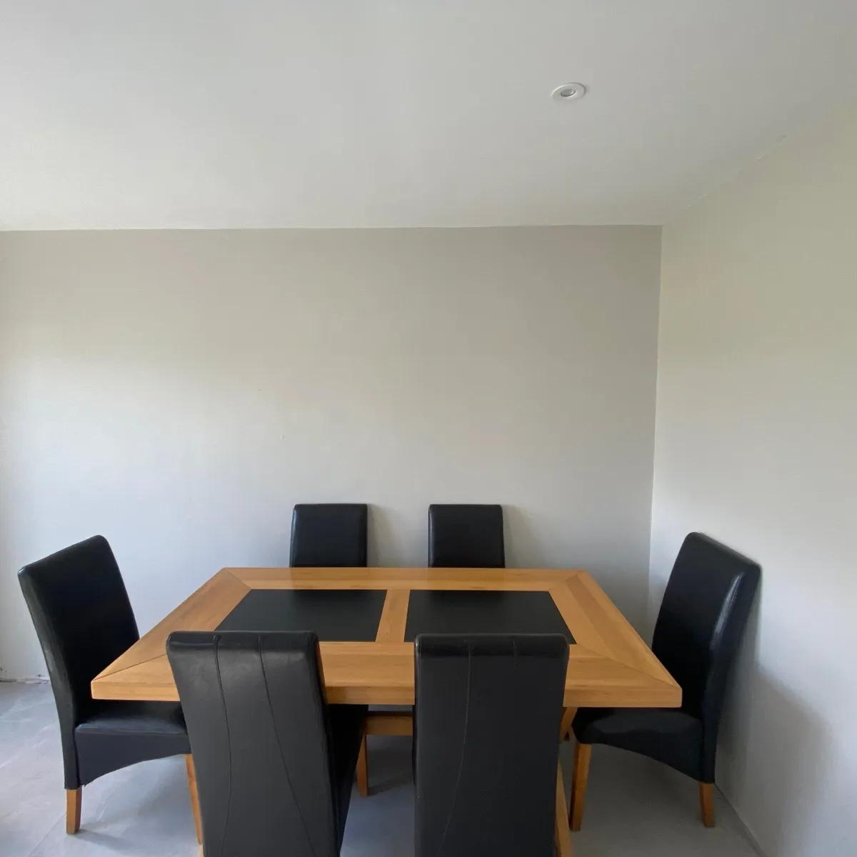 Dining Table and 6 chairs - Image 1