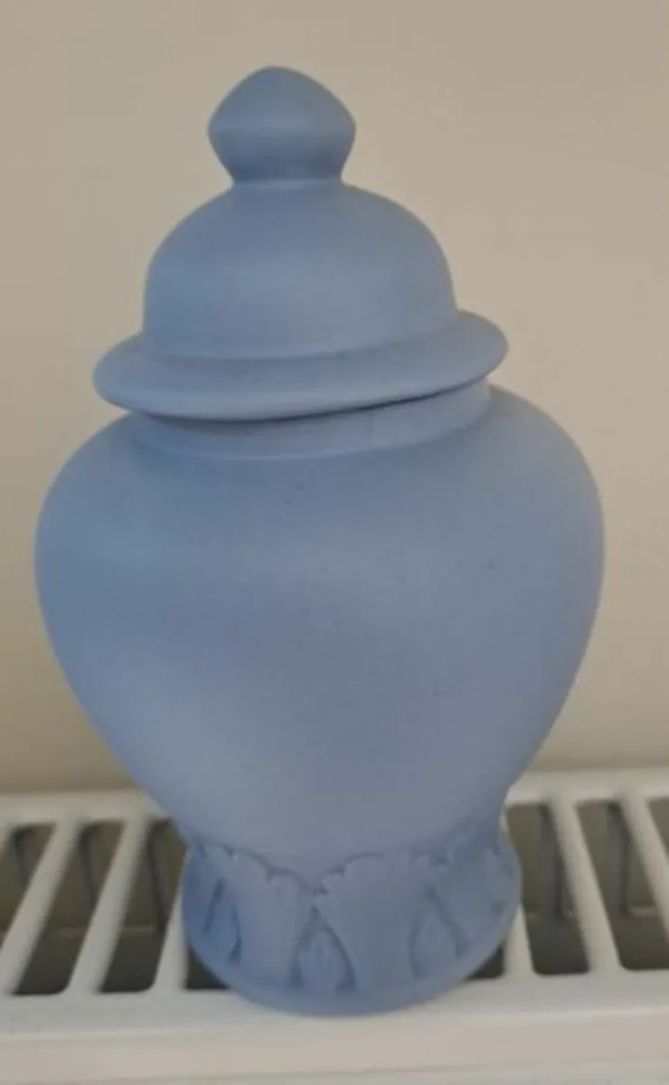 Vintage light blue Jasperware urn - Image 4