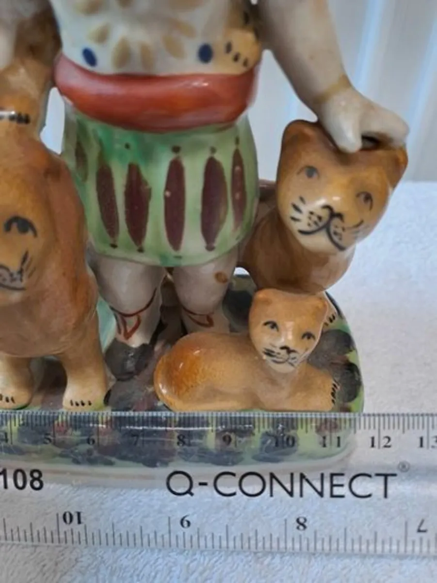 Vintage Lion Tamer figurine - Image 3
