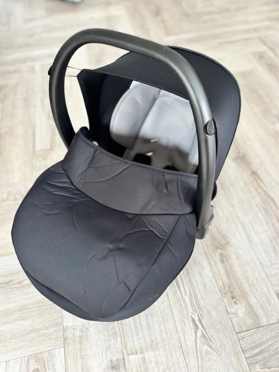 Noordi Fjordi car seat travel system (Isofix inc) - Image 2