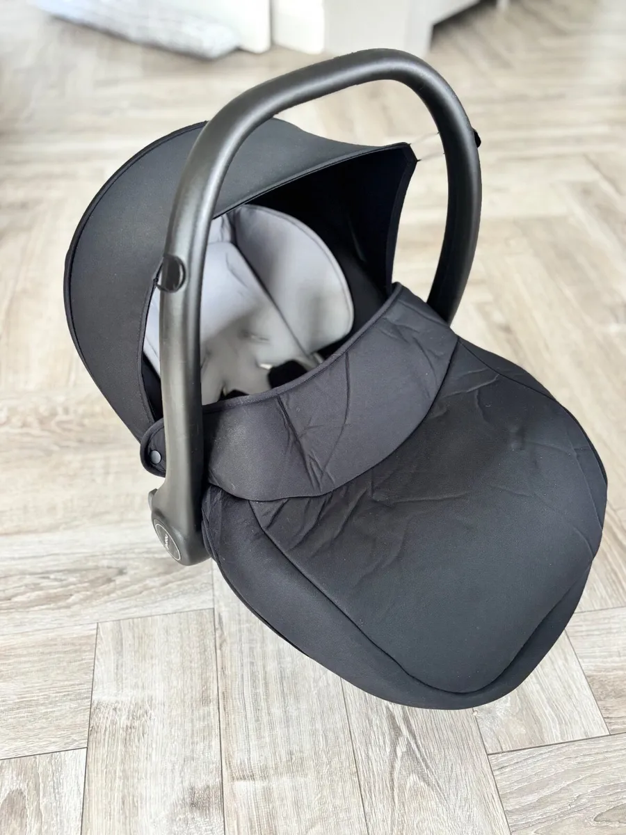 Noordi Fjordi car seat travel system (Isofix inc) - Image 3