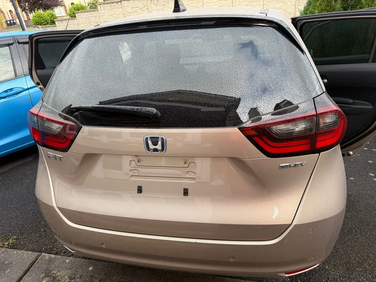 Honda Fit 2023 - Image 2