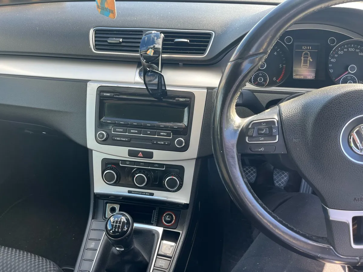 Vw Passat - Image 2