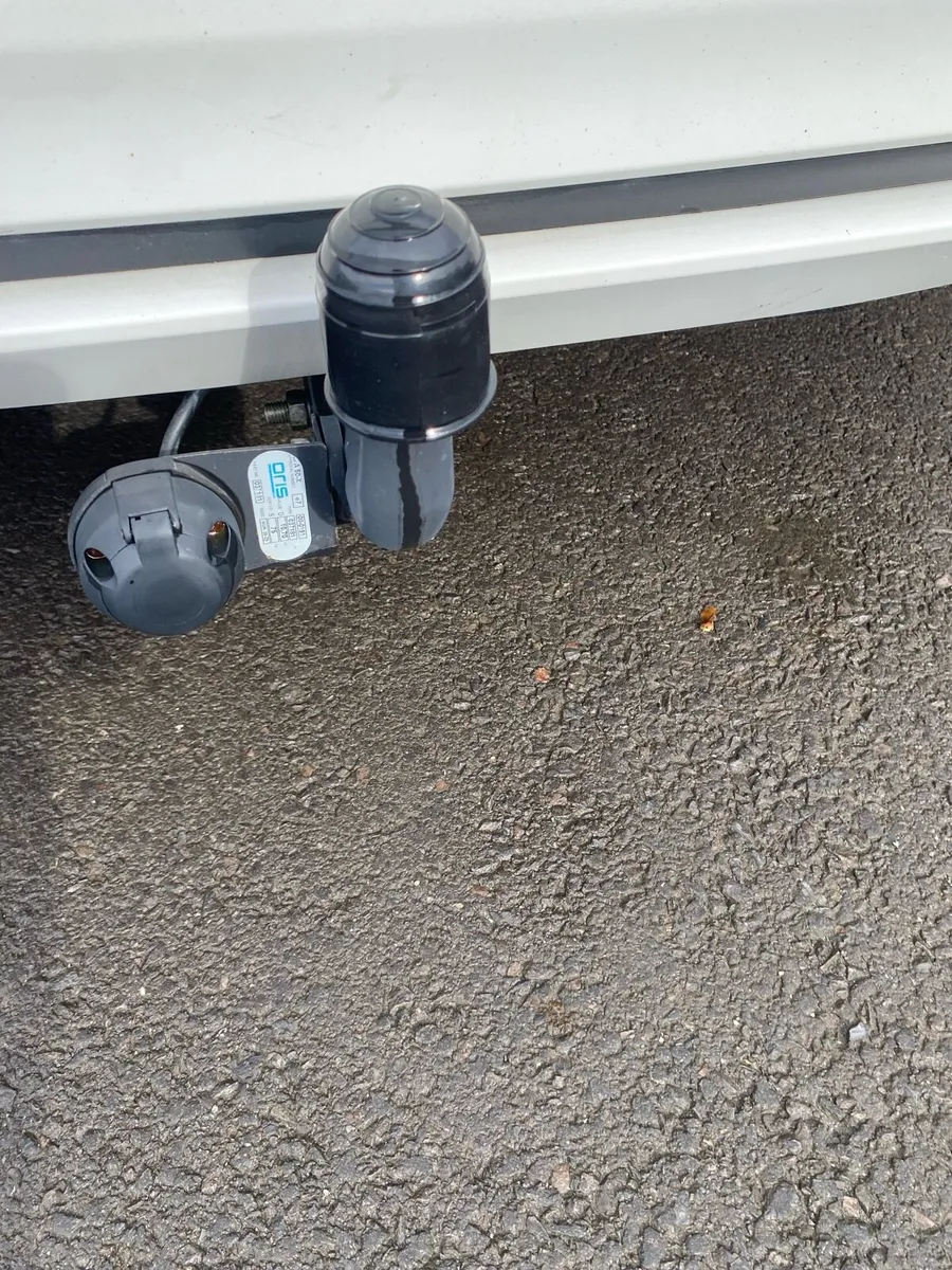 Car - Image 2