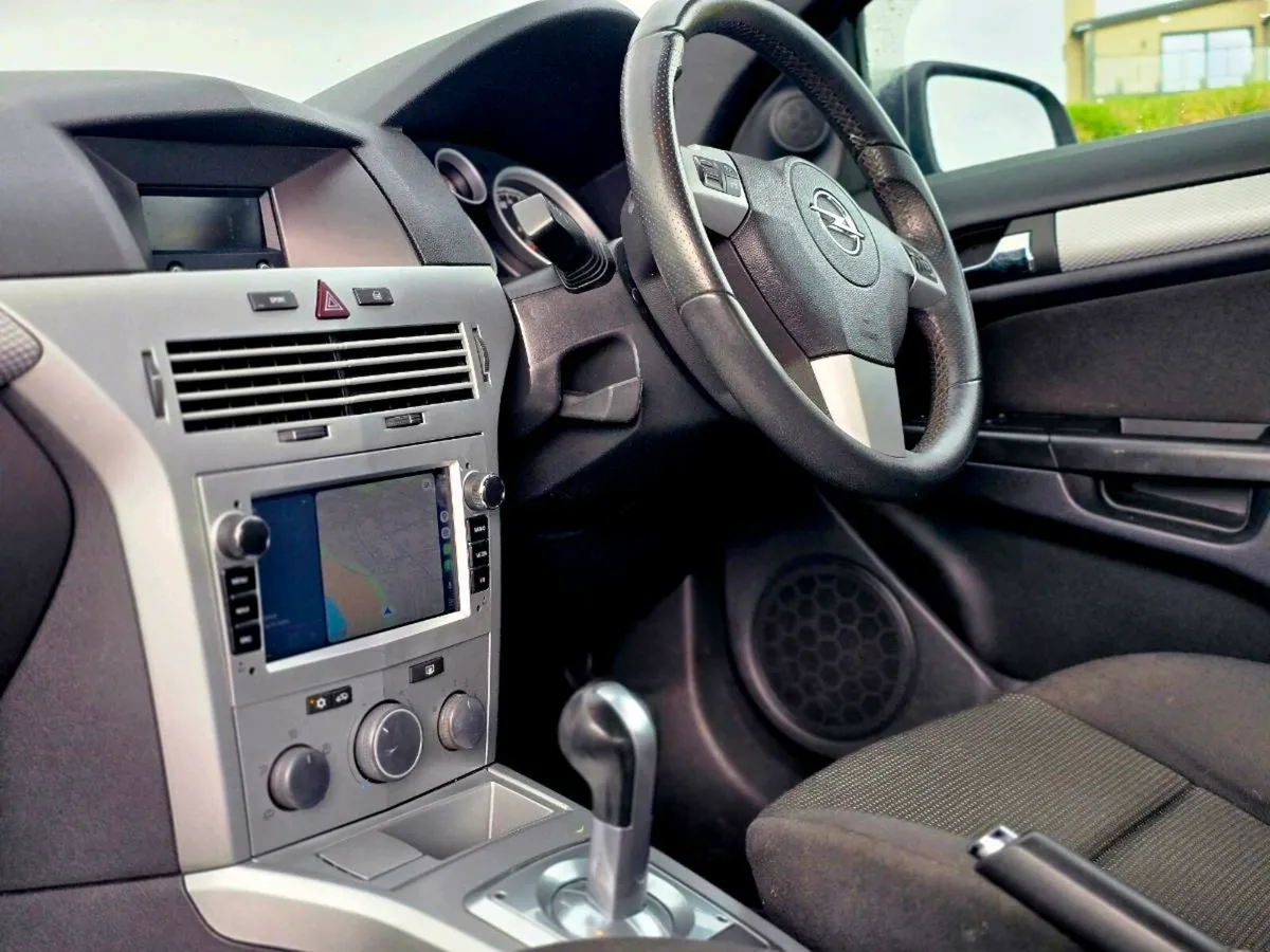 ASTRA GTC SPORT AUTOMATIC JOYSTICK LOW KM - Image 3