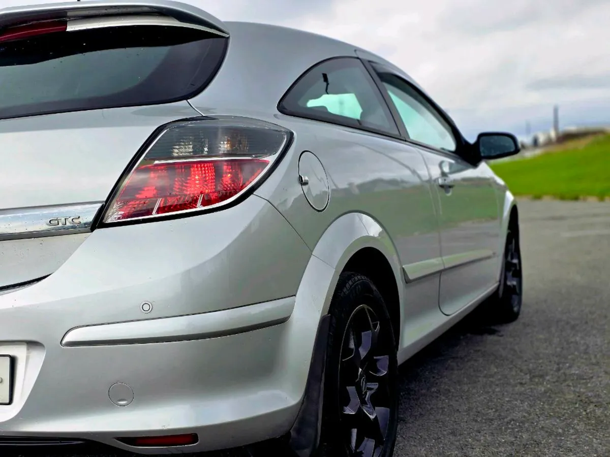 ASTRA GTC SPORT AUTOMATIC JOYSTICK LOW KM - Image 4
