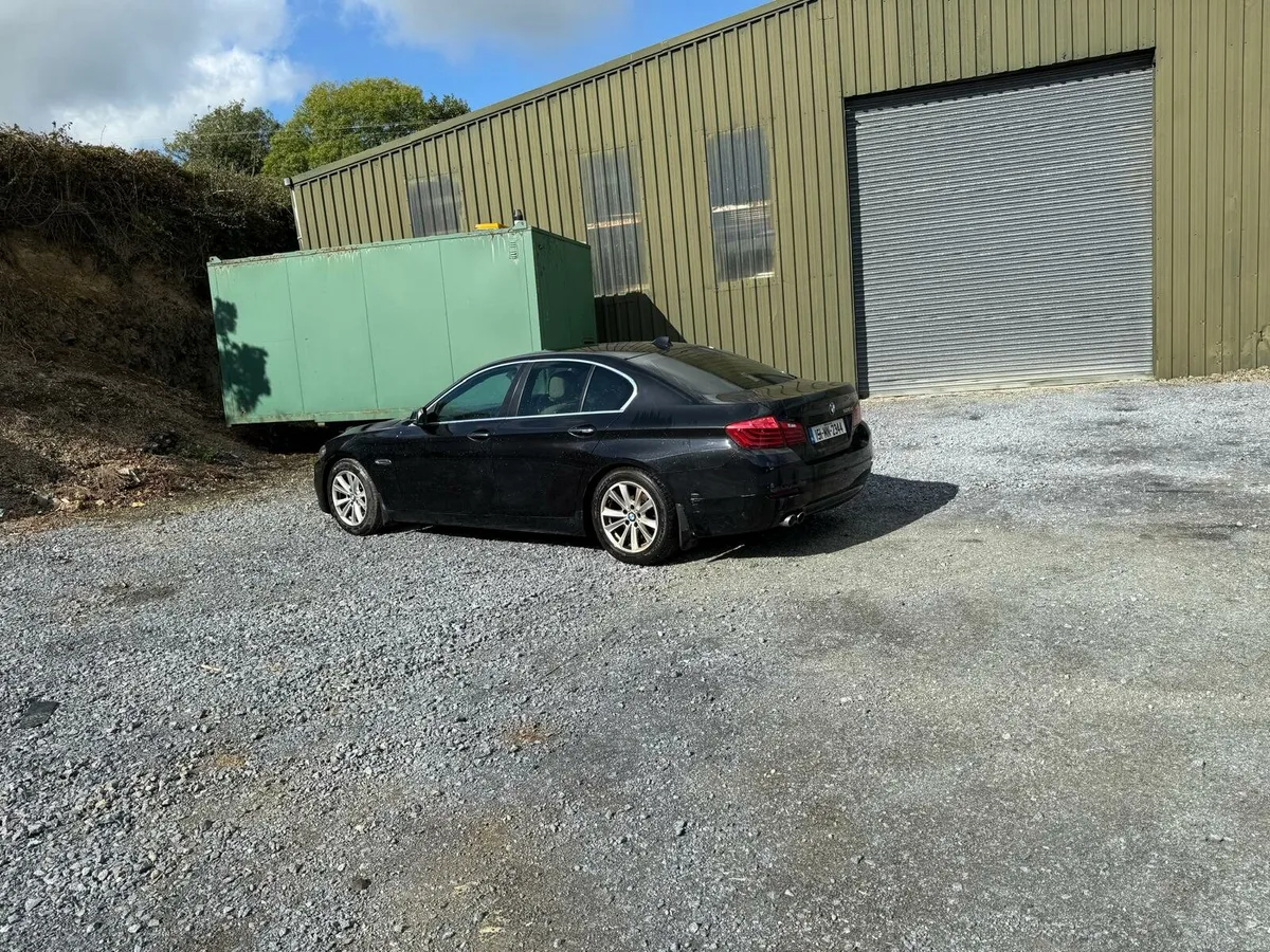 15 BMW 520D AUTO - Image 2