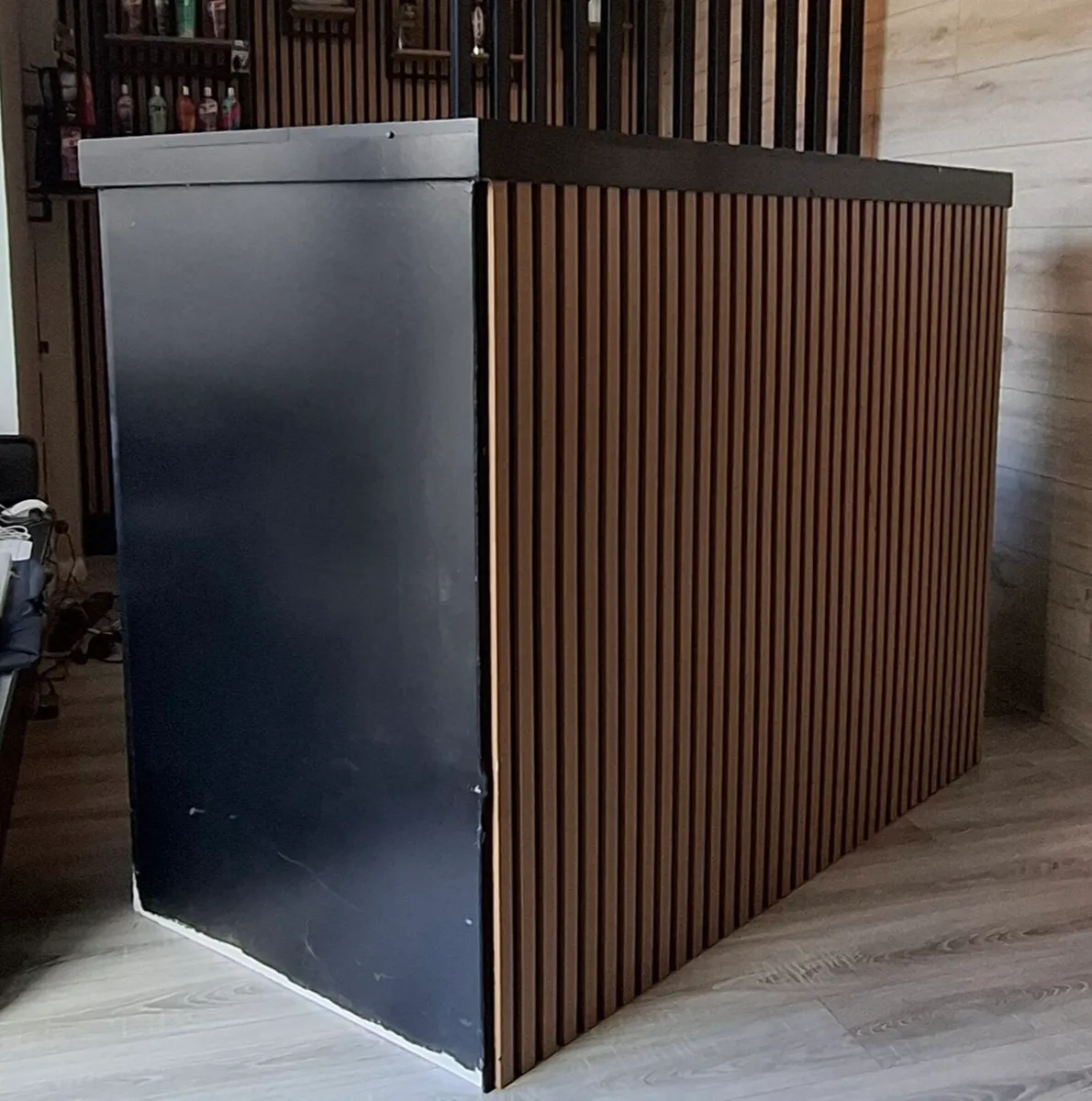 Reception desk - Image 2