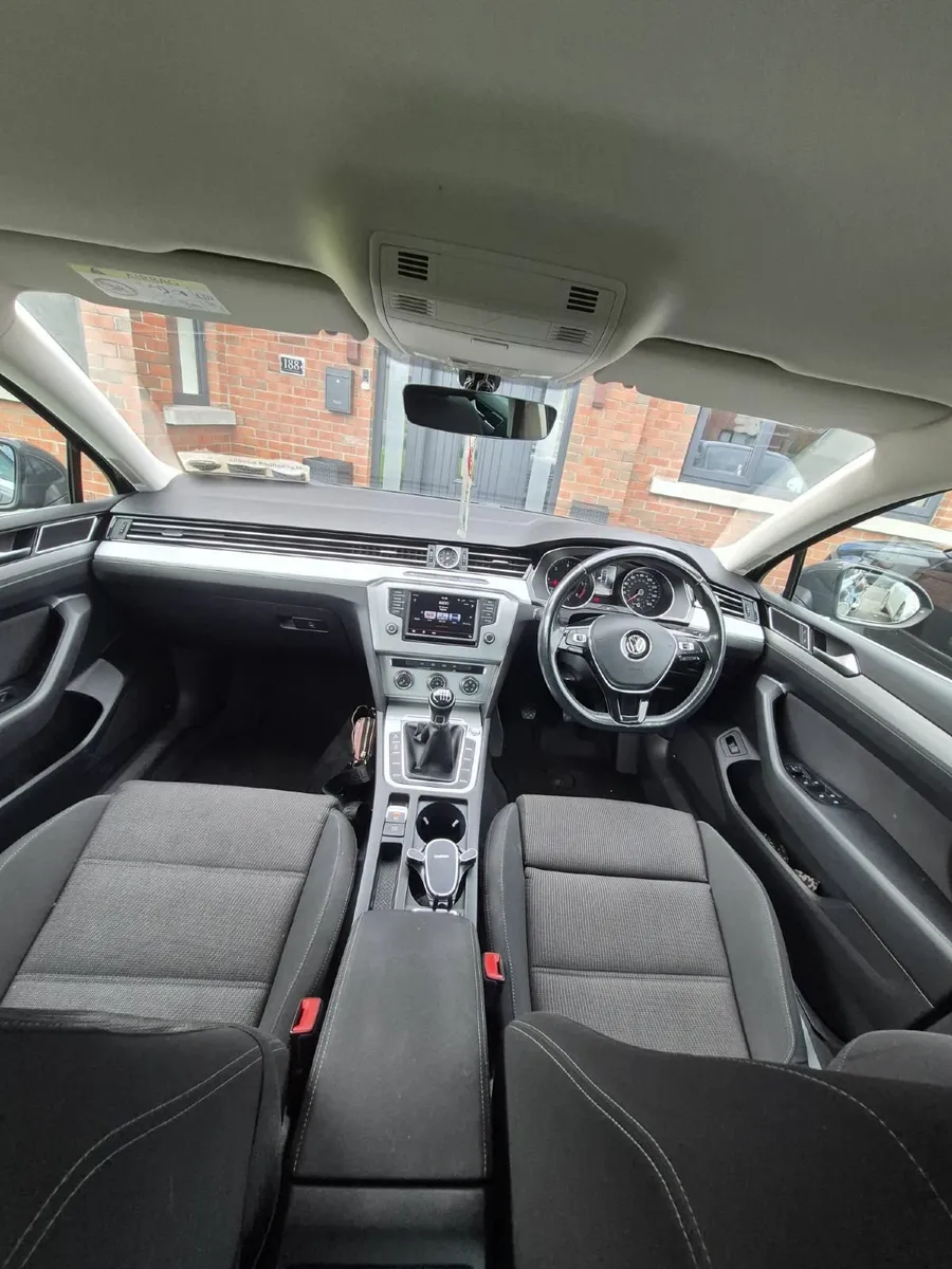 Volkswagen Passat 2016 - Image 4