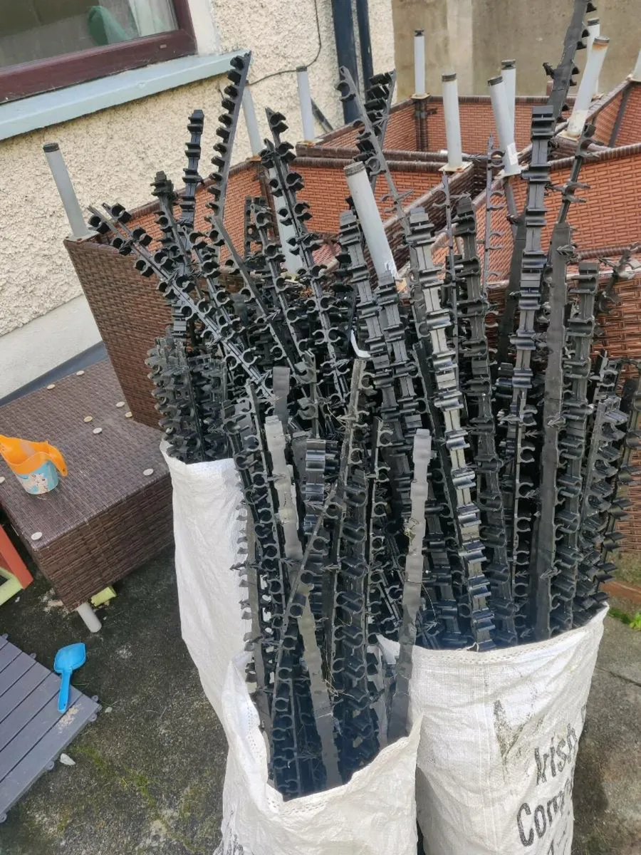 Underfloor heating clip rails - Image 1