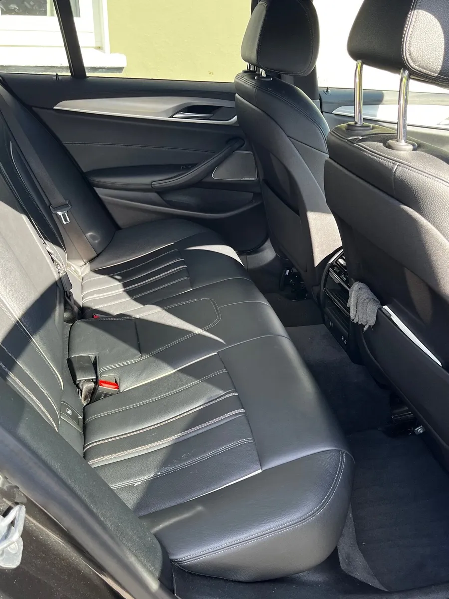 BMW 5-Series 2020 - Image 2