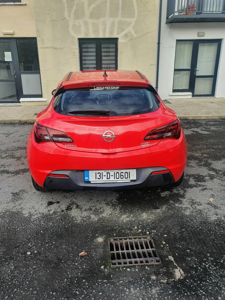 Opel Astra 2013 - Image 2