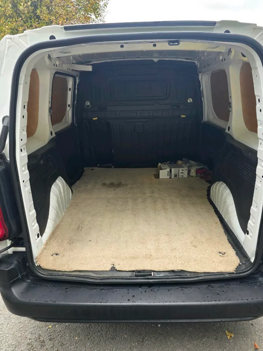 192 Peugeot Partner panel van price inc vat - Image 4