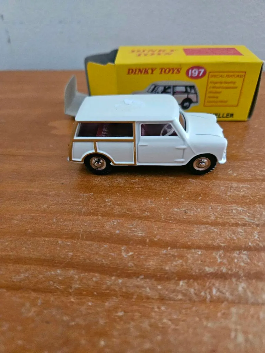 Corgi Atlas Mini - Image 1