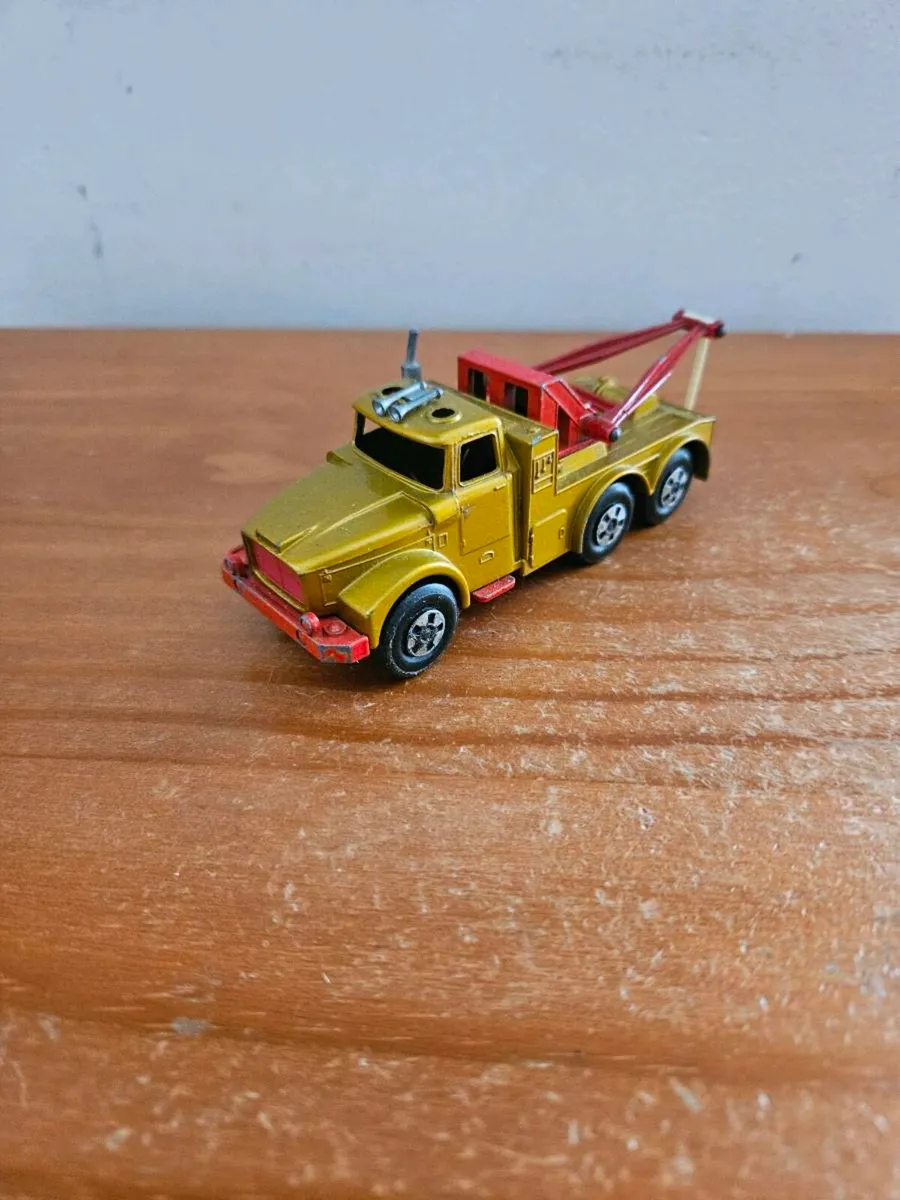 Matchbox Superkings Tow Truck - Image 1