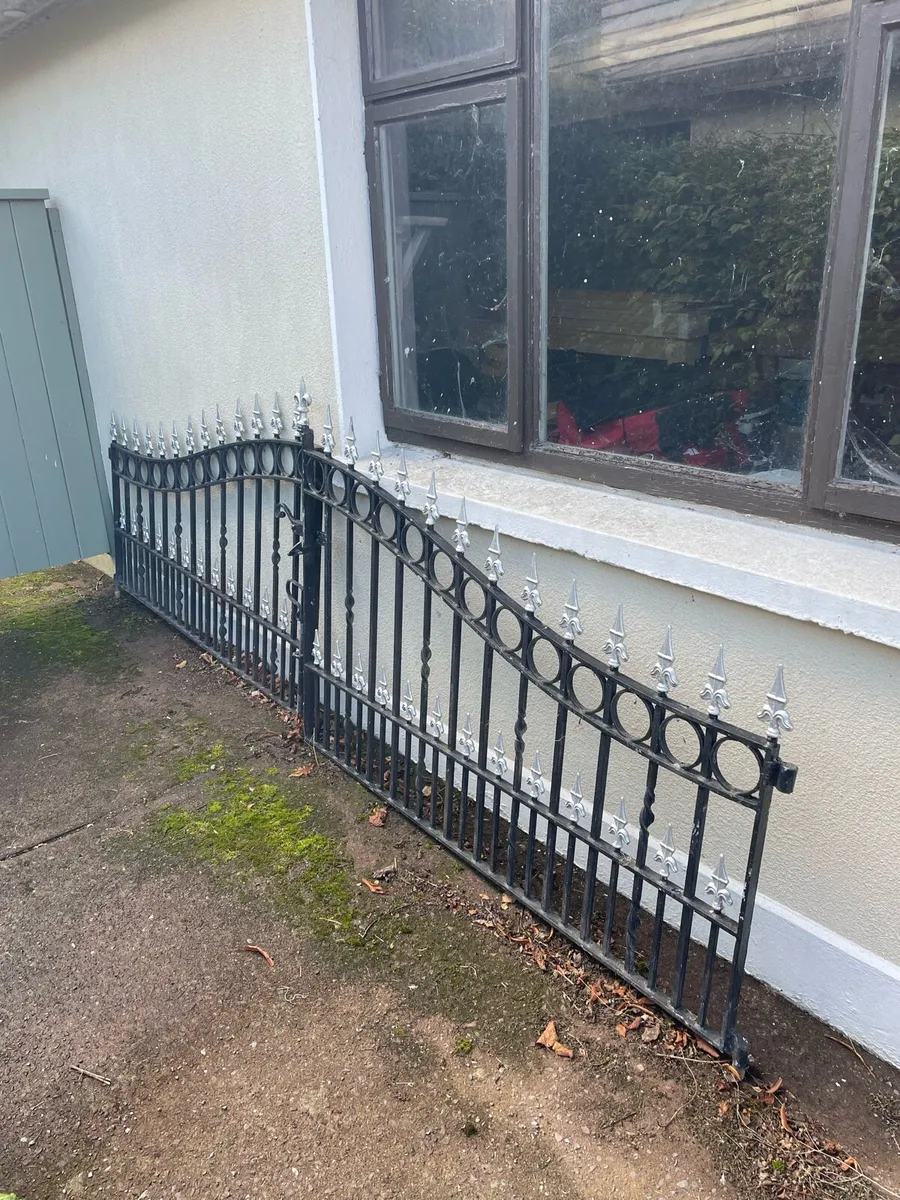 Gates - Image 1