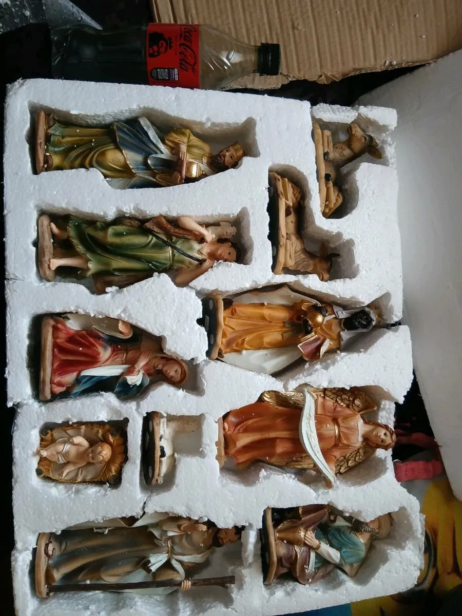 Resin Nativity Set - Image 1
