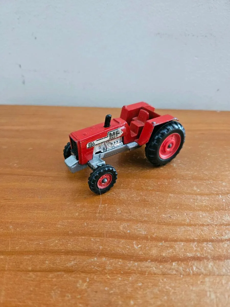 Matchbox Superkings Massey Ferguson Tractor - Image 1
