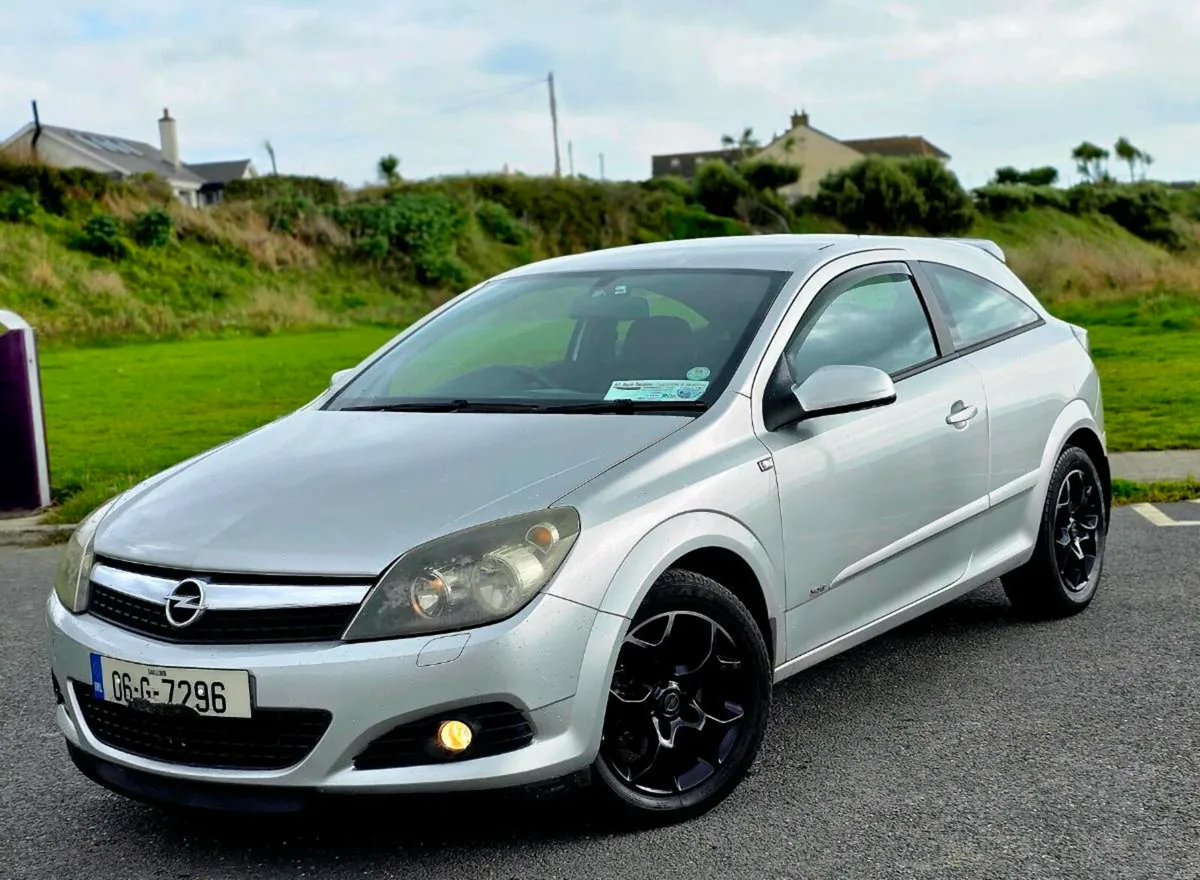 ASTRA GTC SPORT AUTOMATIC JOYSTICK LOW KM - Image 1