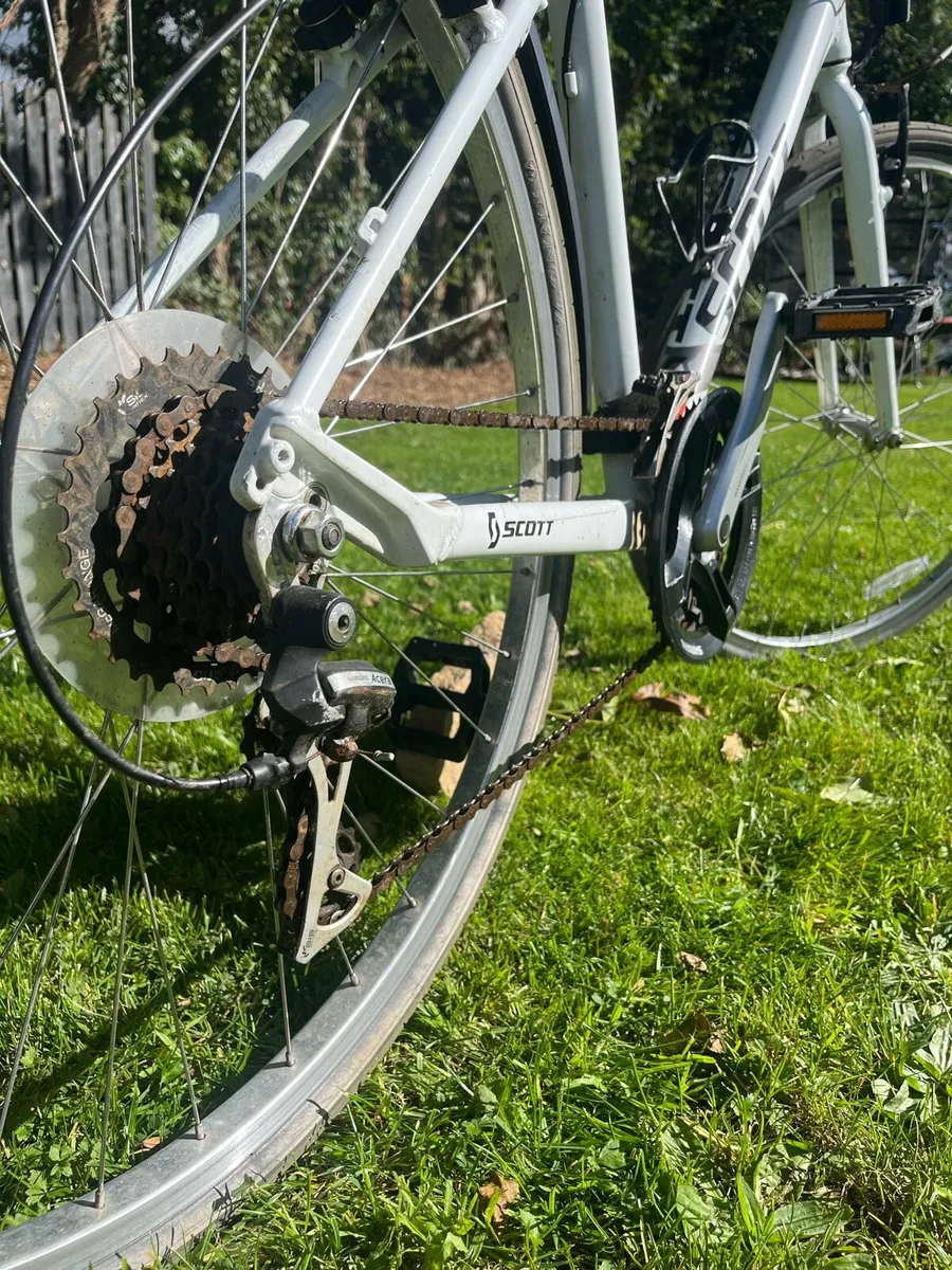 Scott sub-40 hybrid bike - Image 3