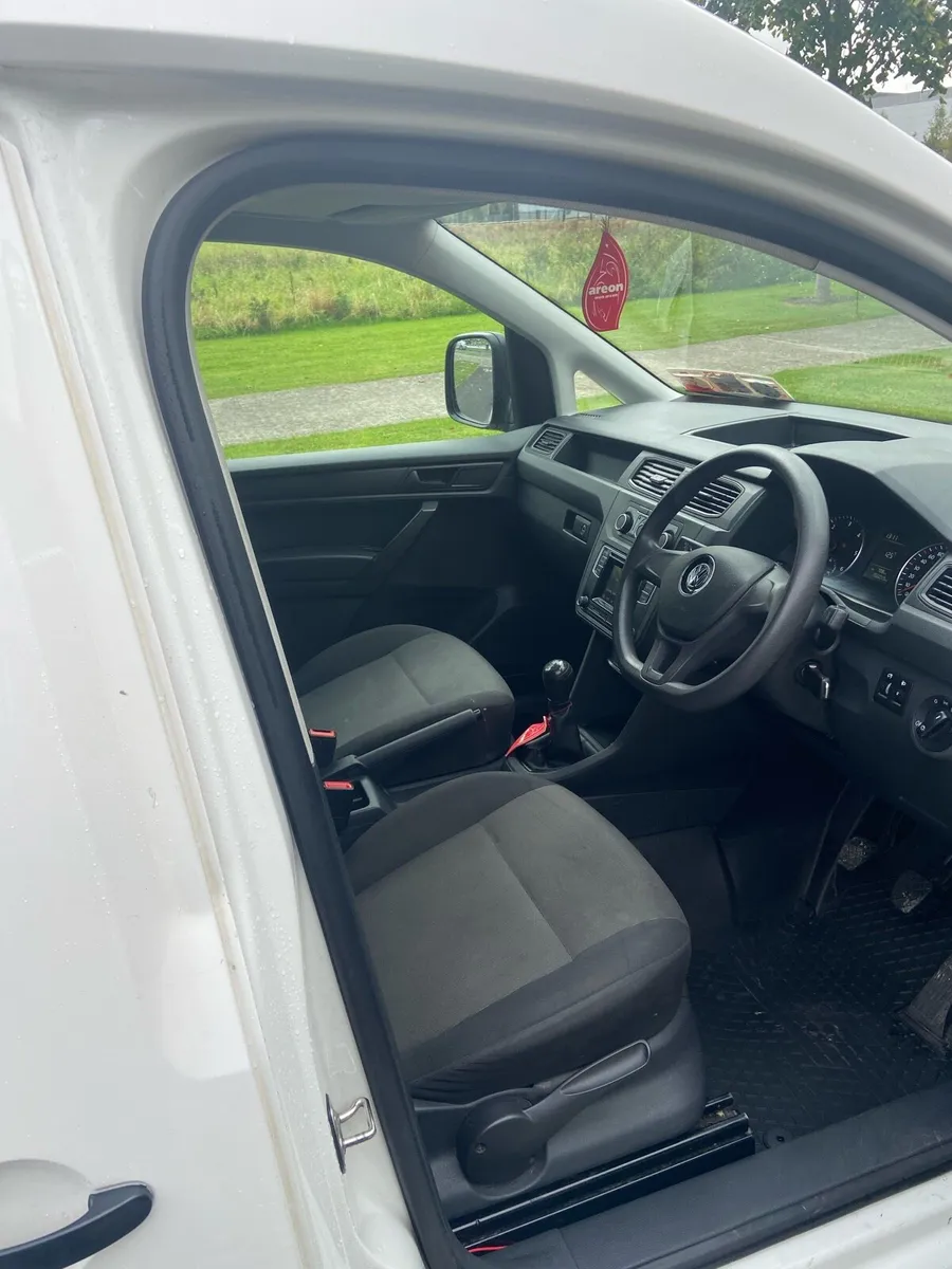 Volkswagen caddy - Image 2