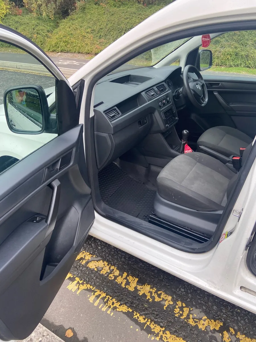Volkswagen caddy - Image 3