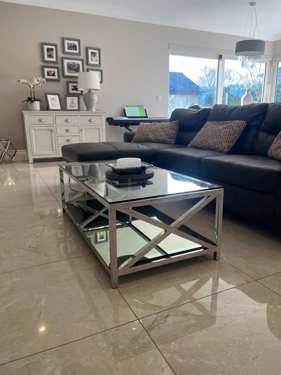 Coffee table - Image 1
