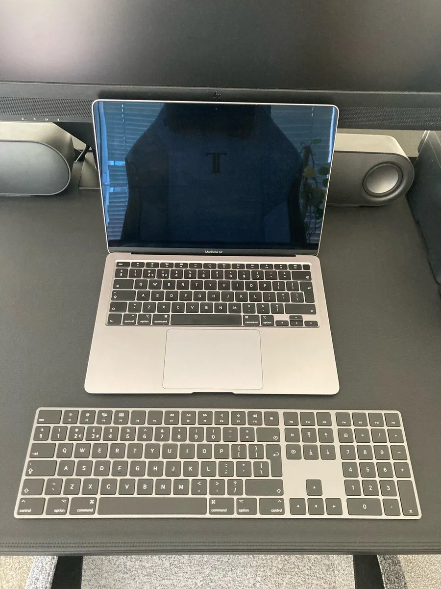 MacBook Air + Free Apple Magic Keyboard - Image 3