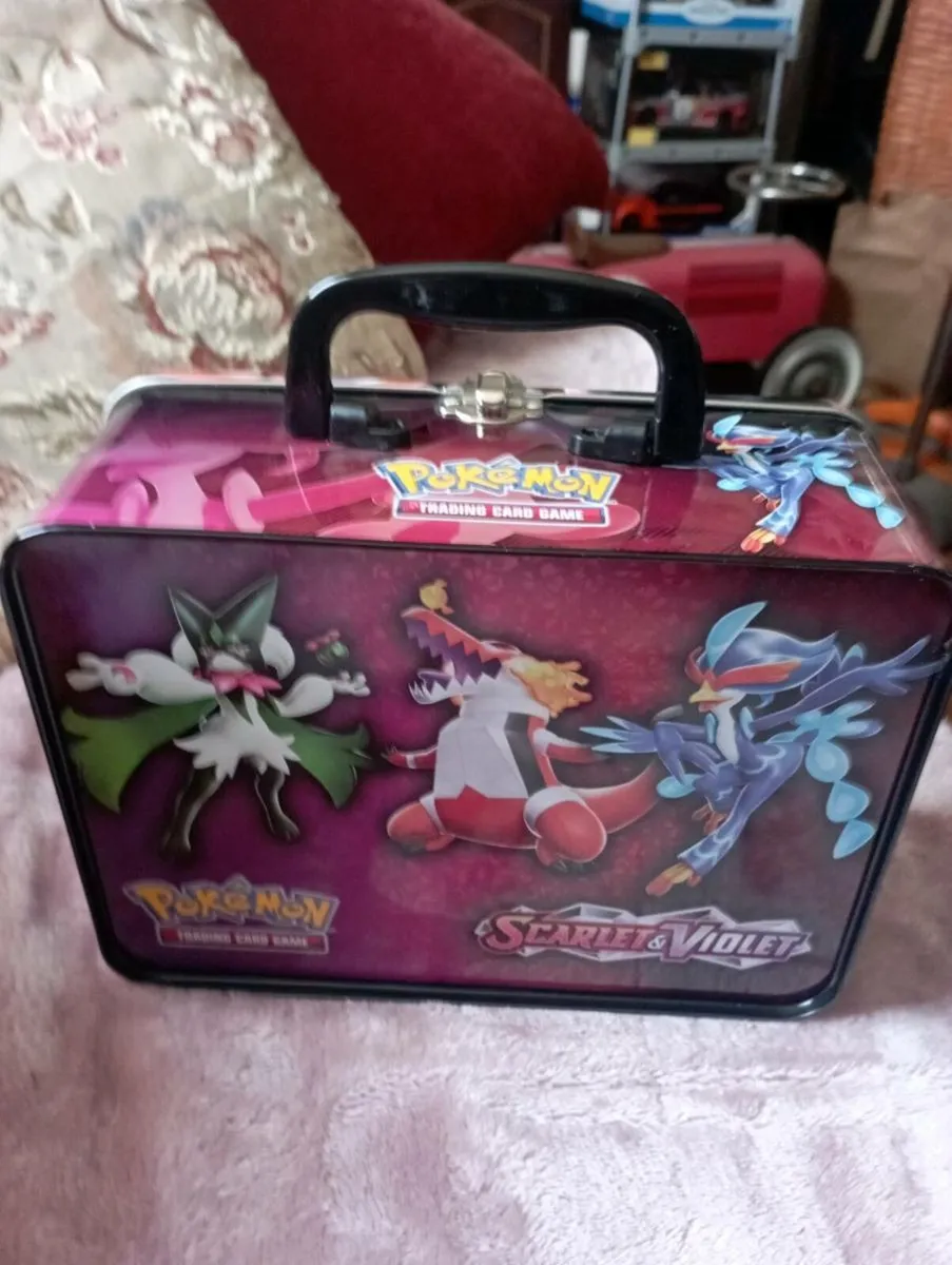 POKÉMON  BACK TO SCHOOL COLLECTORS CHEST . - Image 3