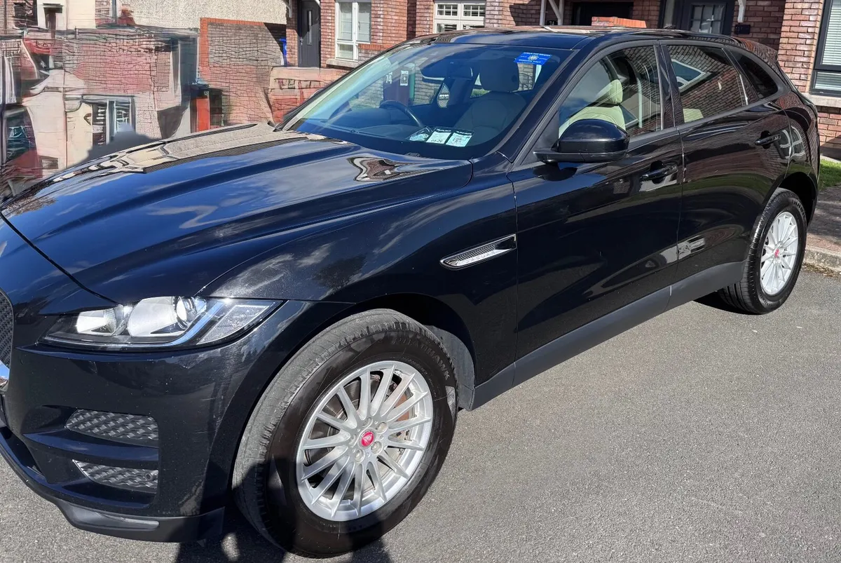 Jaguar F-Pace 2017 - Image 4