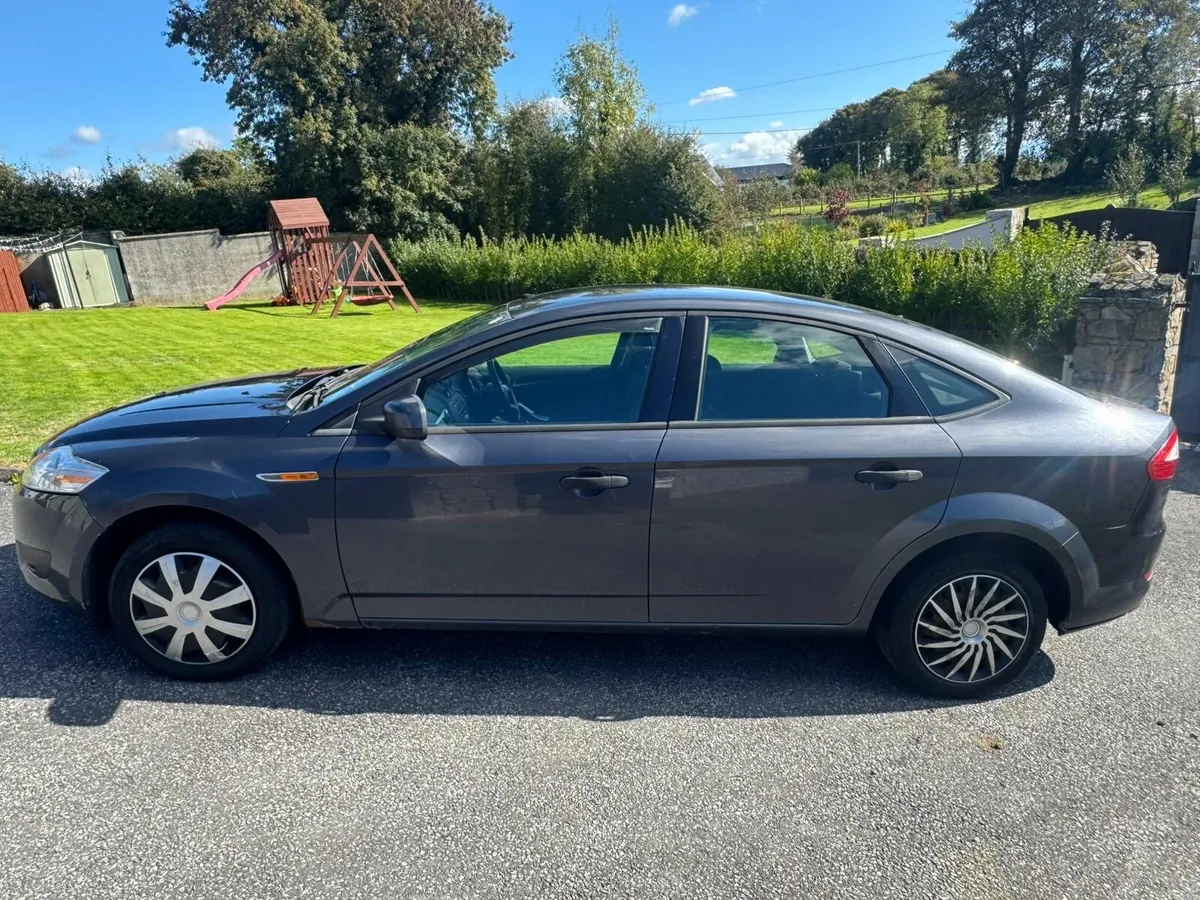 2009 Ford Mondeo & 2007 Hyundai accent - Image 3