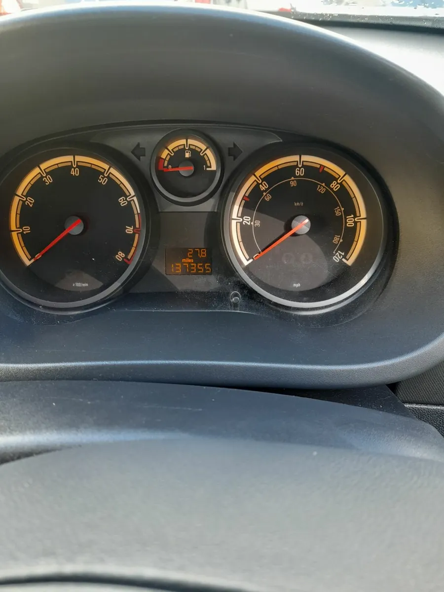 Vauxhall Corsa 2012 - Image 2
