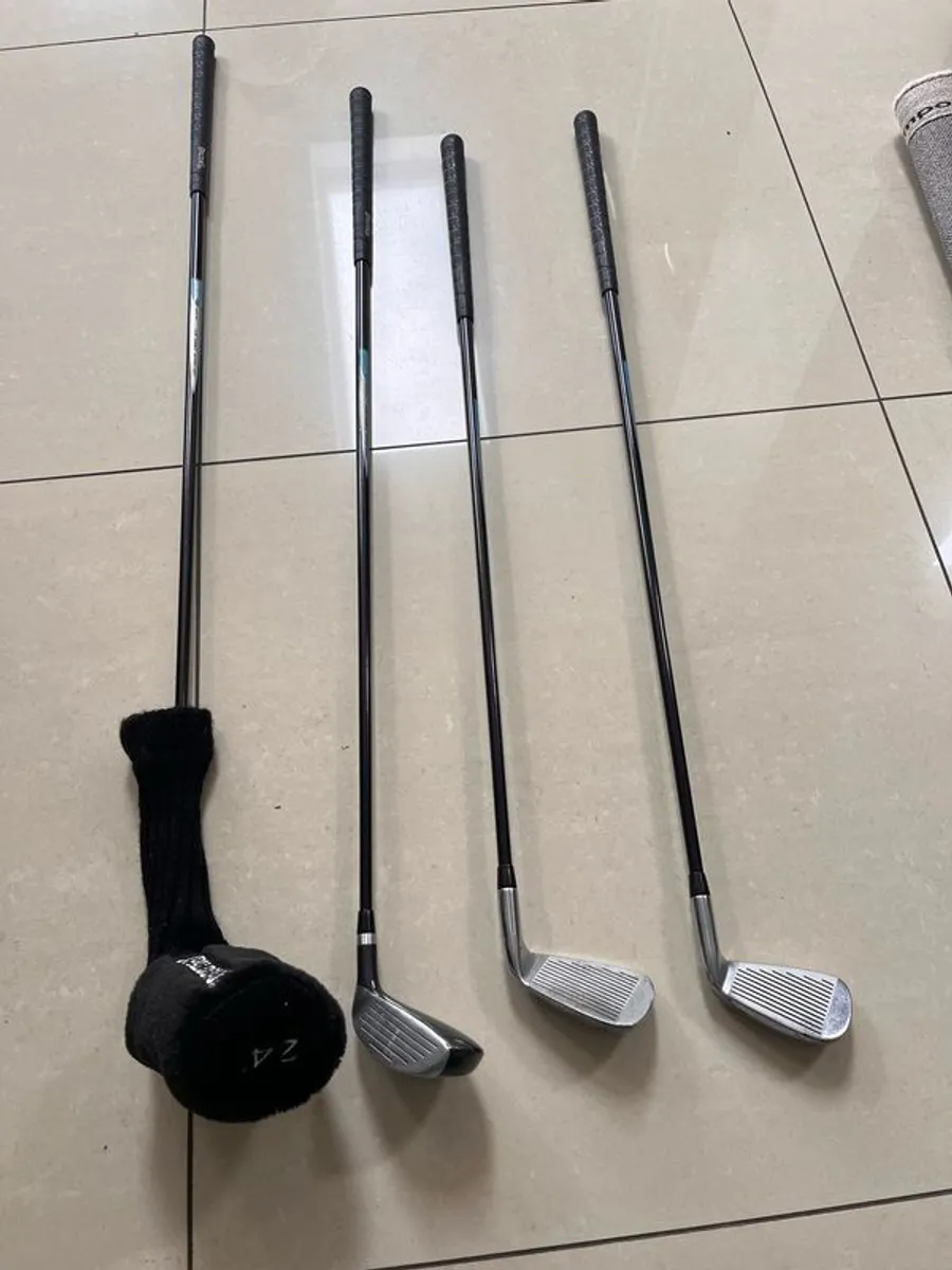 Spalding left handed kids golf set - Image 2