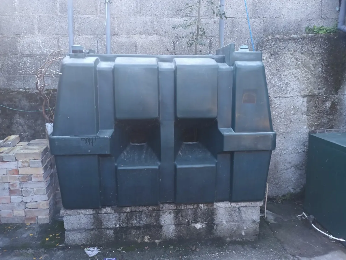 Oil tank