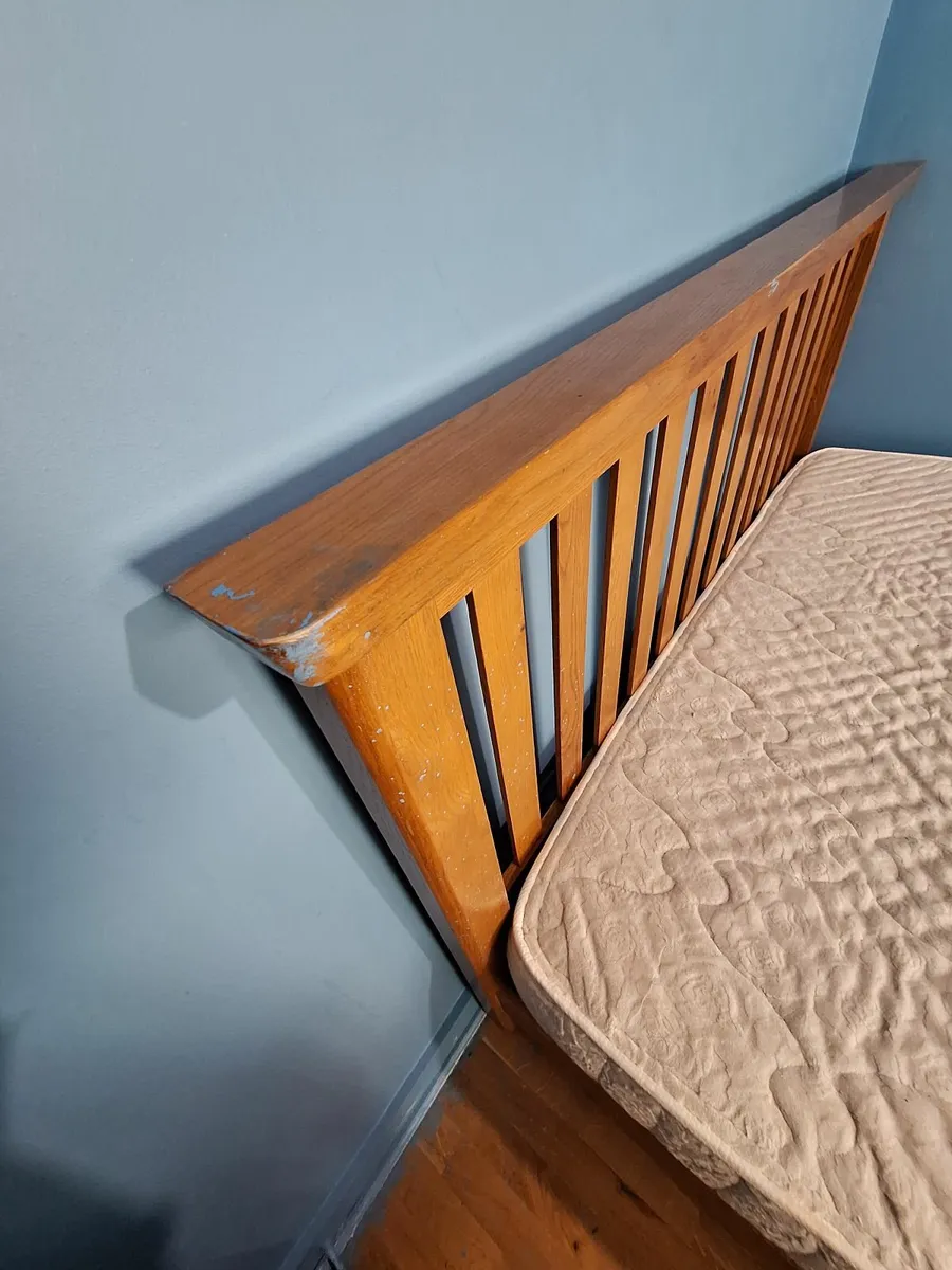 King size bed - Image 2