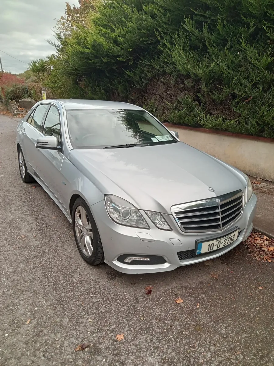 Mercedes-Benz E-Class 2010 - Image 1