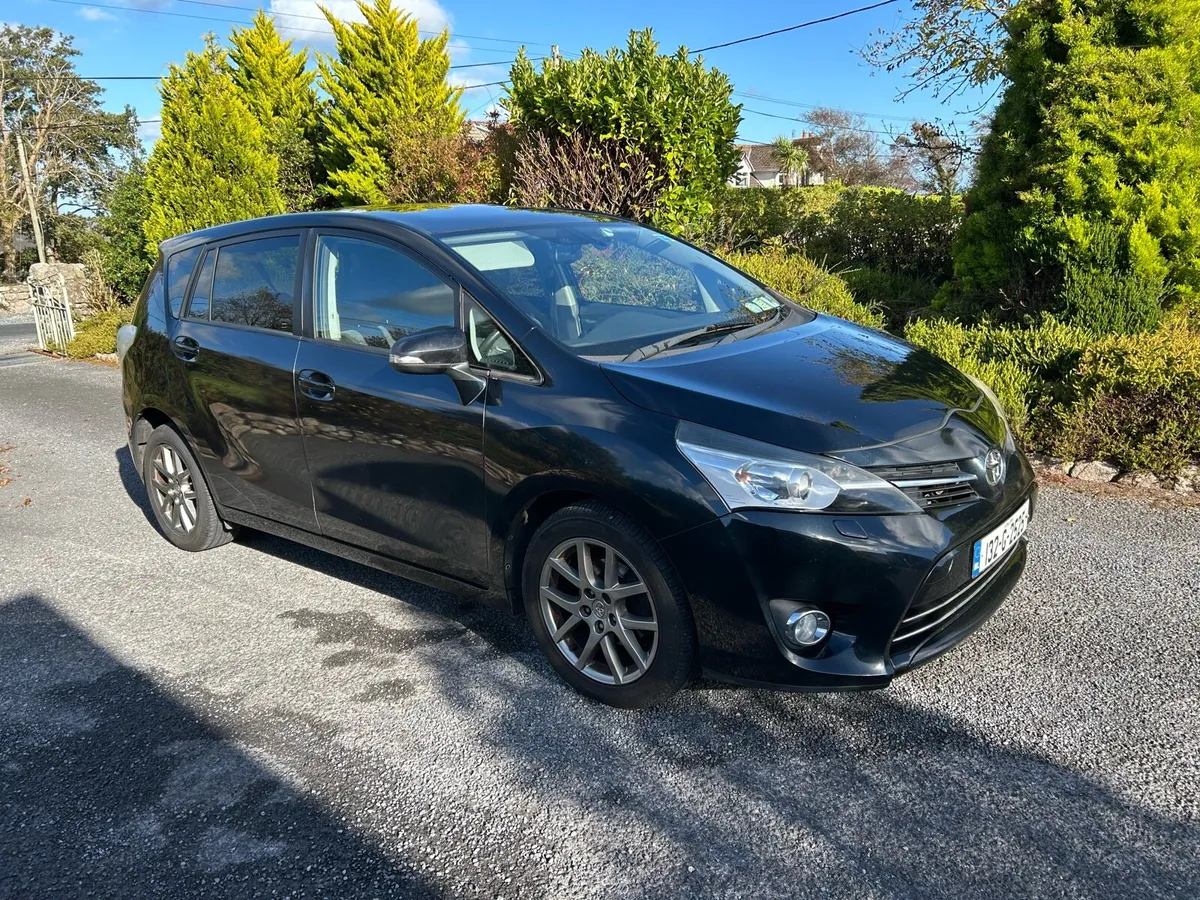 Toyota Verso 2.0 D Excel 7 Seater - Image 1