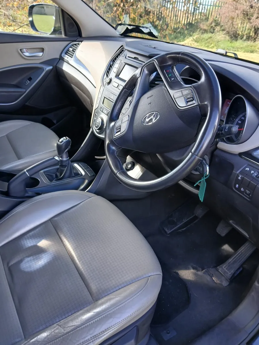 Hyundai Santa Fe 2013 - Image 4