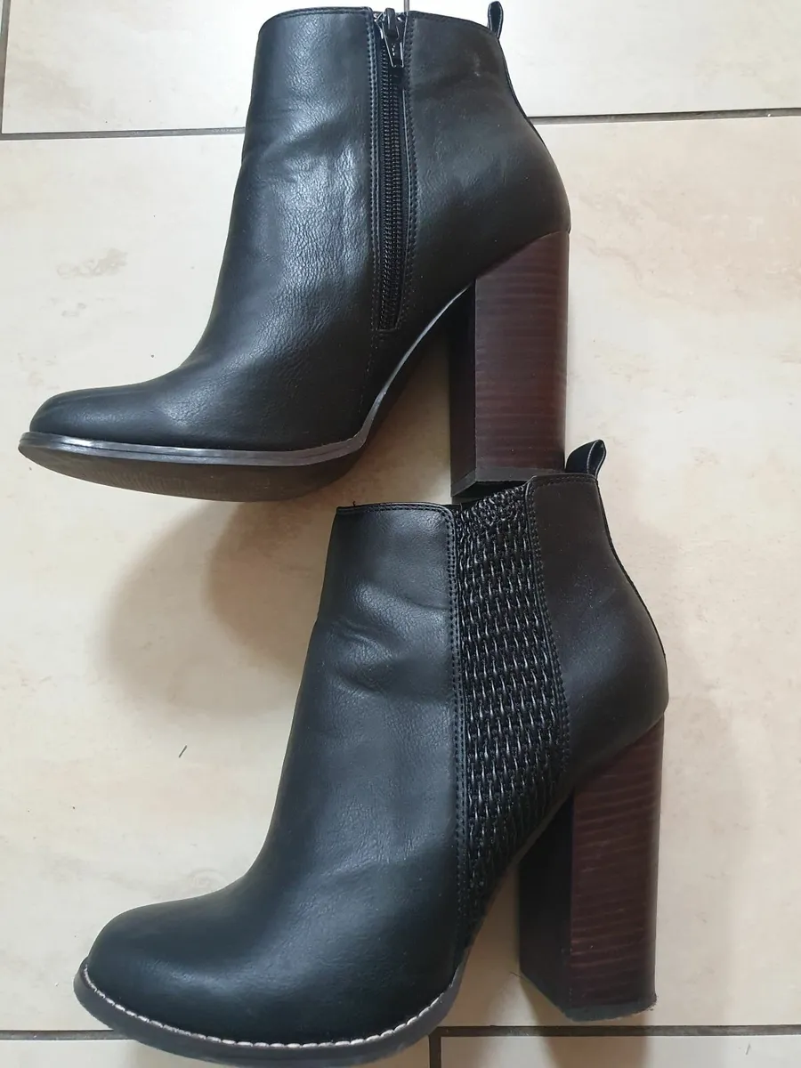 Kurt Geiger black boots size 6 - Image 1
