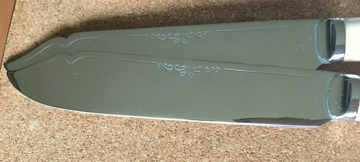 Vintage Set Of 6 Knives & Forks In Original Case - Image 4